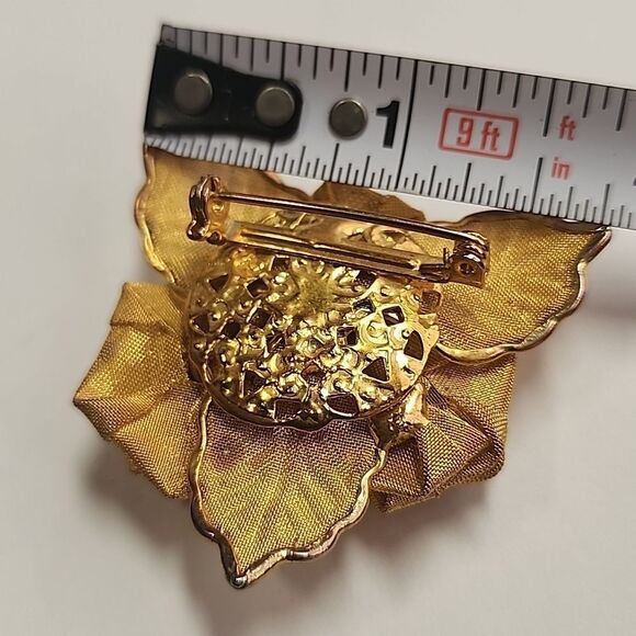 Vintage Triple Rose Leaves Mesh Gold Tone Brooch Pin - Picture 5 of 5